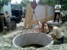 укладка колодезных колец